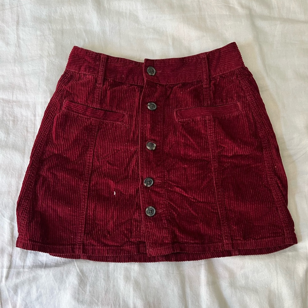 American Eagle maroon corduroy skirt